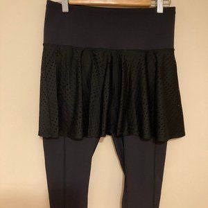 #109 NWOT Athleta 2-in-1 Skirt Capris, Black, Size Small